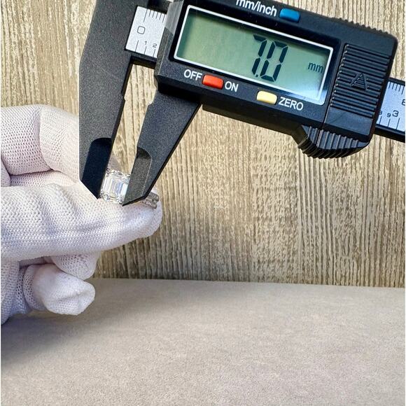 3+ct VVS1 D Graded Moissanite, 75% 18k White Gold 2 Tone Sz9 - Picture 8 of 11